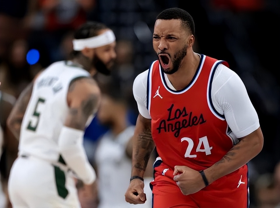 希罗应该会, 到球场 希罗应该会, 到球场