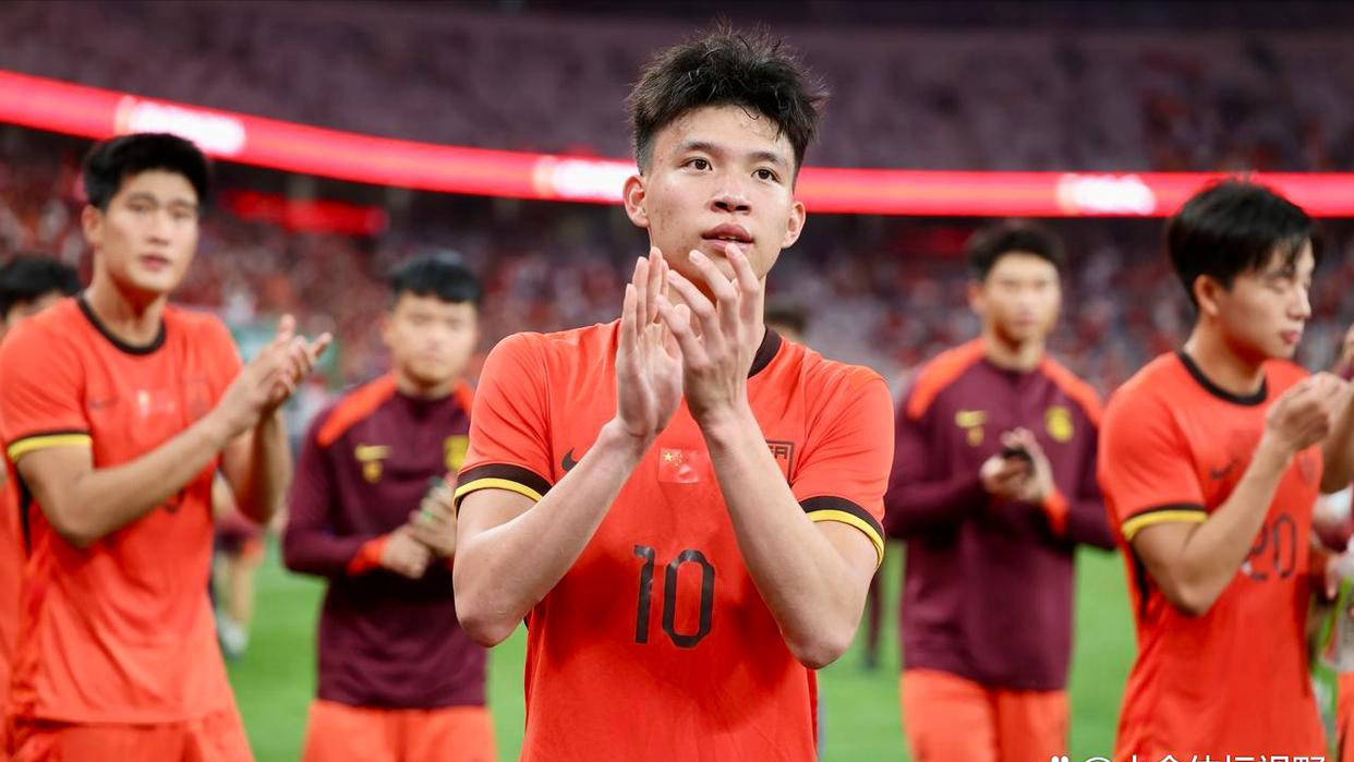 同组, 一名泰国球 同组, 一名泰国球